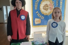 Czlonkowie-samorzadu-witaja-gosci_