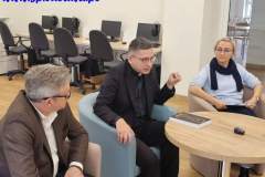 97d6890c-d41b-473e-99f9-3e3fe1413ec9