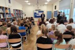 e6e4b530-eff0-4881-bc30-83ec992fb3c7